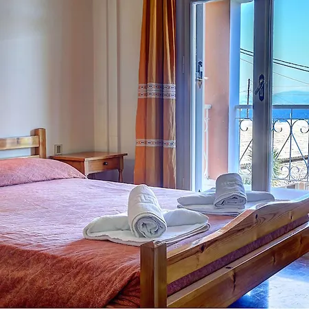 Hotell Benitses Arches 2*