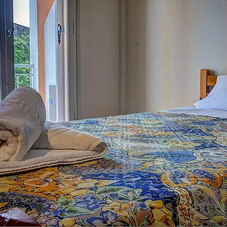 Hotell Benitses Arches 2*