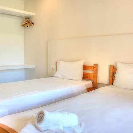 Hotell Benitses Arches 2*